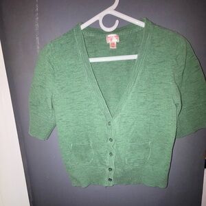 Short sleeved green cover